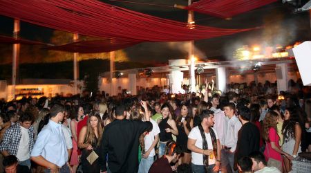 «Λουκέτο» σε 5 μαγαζιά της Αθήνας – παραβίασαν τα μέτρα