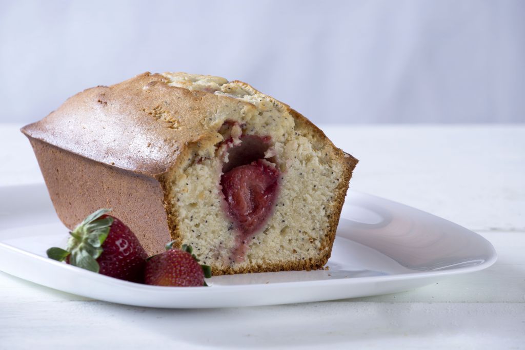 Κέικ λεμόνι με φράουλες