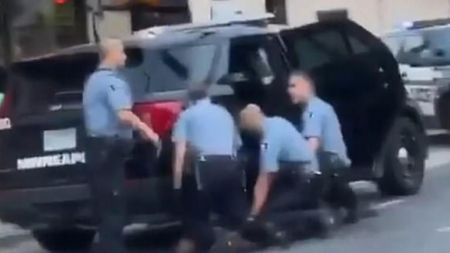 Δολοφονία Φλόιντ: Νέο βίντεο ντοκουμέντο – Αμέτοχοι οι υπόλοιποι αστυνομικοί