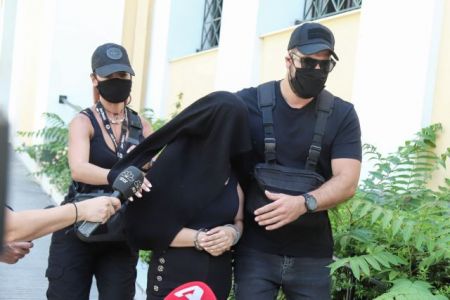 Επίθεση με βιτριόλι: Νέα στοιχεία για τις μεθοδεύσεις της 35χρονης – Πώς εντόπιζε την Ιωάννα