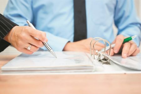 «Εμπλεξαν» με την ΑΑΔΕ δικηγόροι και λογιστές