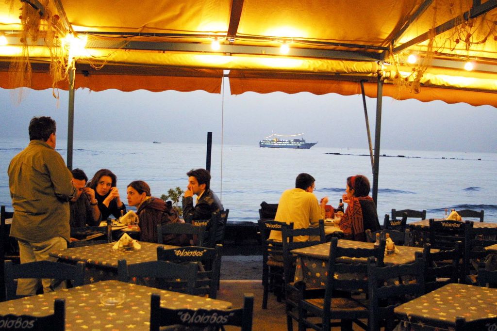 Ο μειωμένος ΦΠΑ παρατείνεται για πέντε νησιά του Αιγαίου