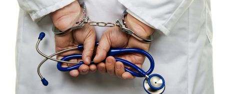 Λαμία: Στα χέρια των αρχών γιατρός ως συνεργάτης του 47χρονου