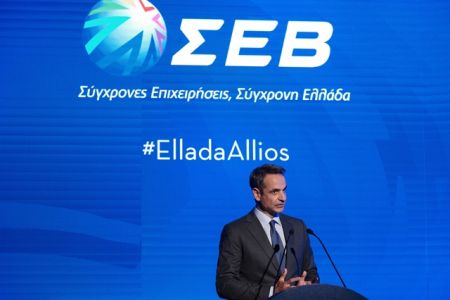 Μητσοτάκης και Τσίπρας στηρίζουν τη βιομηχανία