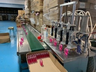 Κρήτη: Πάνω από 1 εκατ. συσκευασίες αρωμάτων «μαϊμού» εντοπίστηκαν σε παράνομο εργαστήριο | tovima.gr