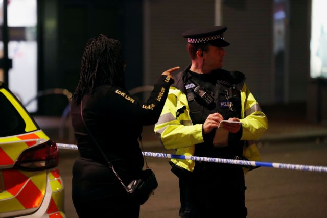 Βρετανία: 3 νεκροί από την επίθεση στο Ρέντινγκ – Τι λένε αυτόπτες μάρτυρες | tovima.gr
