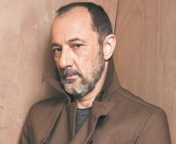 Στέλιος Μάινας: «Προτιμώ να είμαι αφελής παρά καχύποπτος»