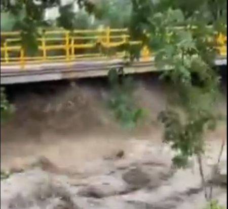 Υπερχείλισε χείμαρρος στις Σέρρες – Πάνω από 100 κλήσεις στην πυροσβεστική