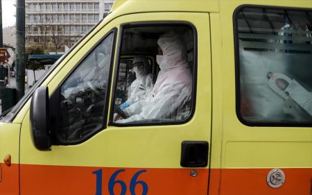 Προειδοποίηση Βατόπουλου για κορωνοϊό: Από τα πάρτι θα την πάθουμε