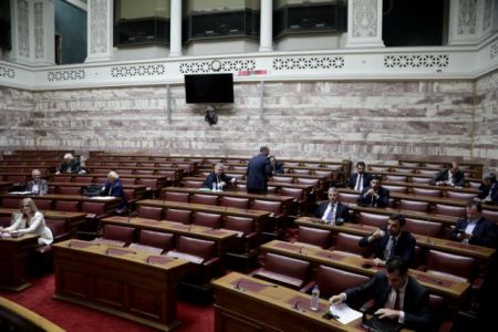 Προανακριτική-ΣΥΡΙΖΑ: «Το όνομα του Σαμαρά αναφέρεται σε έγγραφο για μίζα»