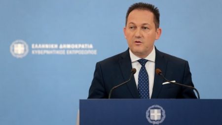 Πέτσας: O Tσίπρας πέταξε την μπάλα στην εξέδρα