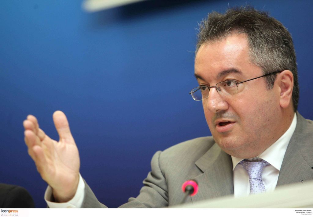 Ηλίας Μόσιαλος: Οι μακροπρόθεσμες επιπλοκές του Covid-19