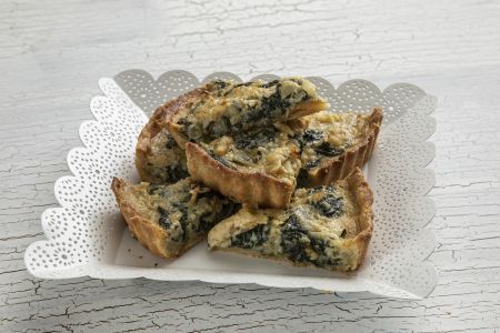 Τάρτα με βλίτα και γραβιέρα Νάξου