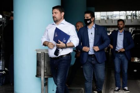 Χαρδαλιάς: 275 τεστ ημερησίως σε τουρίστες στο αεροδρόμιο των Χανίων