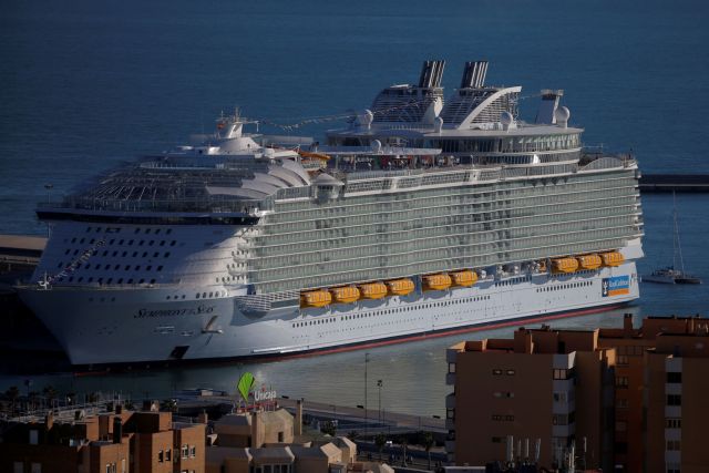 Ισπανία: «Μπλόκο» στα κρουαζιερόπλοια παρά το άνοιγμα του τουρισμού