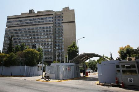 Σε μετακινήσεις αξιωματικών που αναφέρονται στον «φάκελο διαφθοράς» της ΕΛ.ΑΣ προχώρησε η λεωφόρος Κατεχάκη