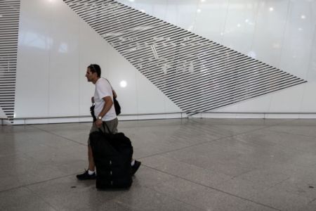 Αυξάνονται οι κρατήσεις βρετανών τουριστών μετά την άρση ταξιδιωτικών περιορισμών