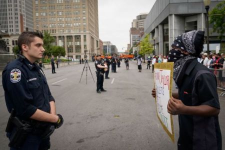 ΗΠΑ – Κεντάκι: Νεκρός και τραυματίας μετά από πυροβολισμούς σε αντιρατσιστική εκδήλωση