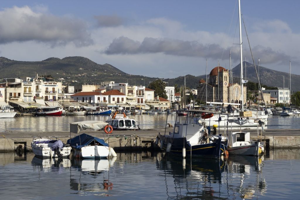 Αίγινα: Θετικός στον κορωνοϊό άνδρας που ήρθε από το εξωτερικό