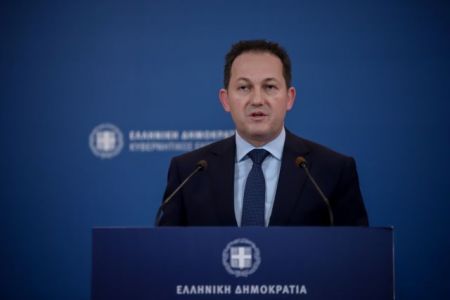 Πέτσας: Η κυβέρνηση ζητά πολιτικές απαντήσεις από τον Τσίπρα