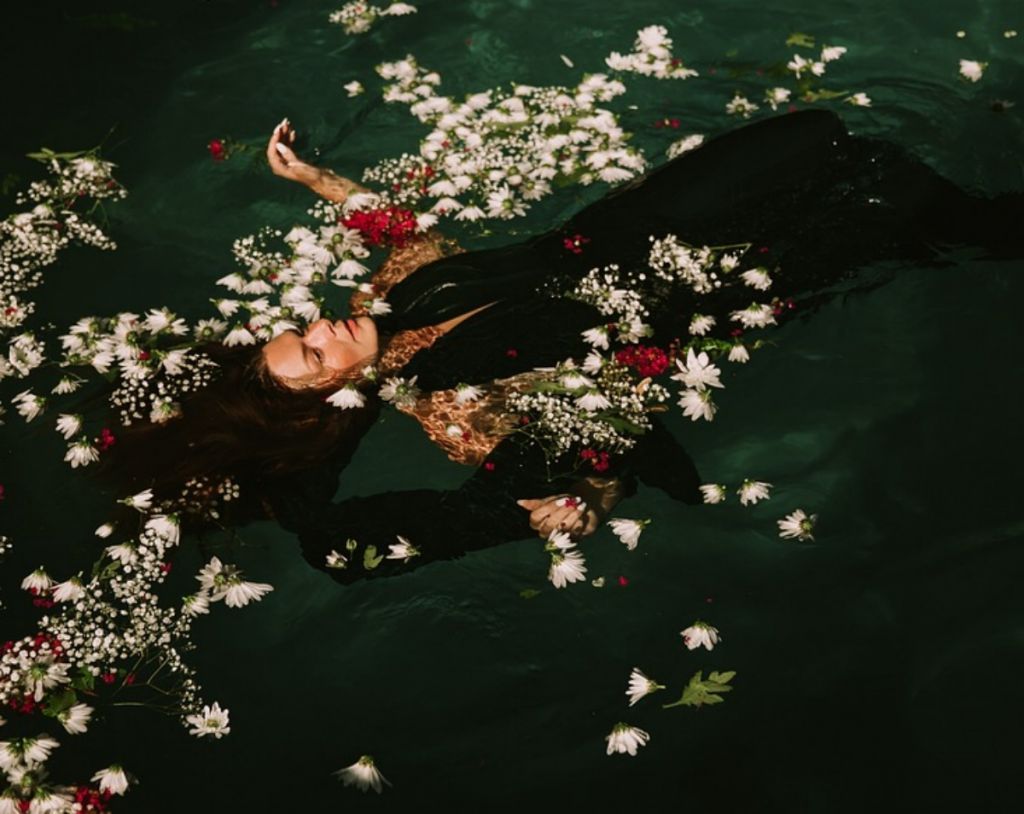 Κολύμβηση και υποθερμία: Τι πρέπει να κάνετε για την αντιμετωπίσετε και τι όχι