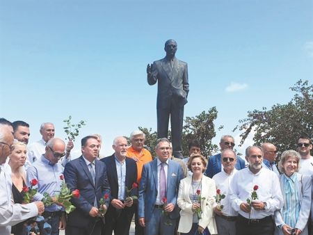 «Επιχείρηση σωτηρίας» του ΣΥΡΙΖΑ