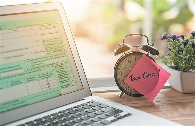 Μειώσεις φόρων και εισφορών για επιστροφή στην ανάπτυξη από το 2021