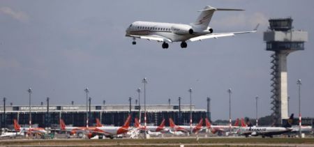 Ανυπολόγιστες ζημιές στις αεροπορικές εταιρείες: Περικοπές θέσεων και συρρίκνωση του στόλου