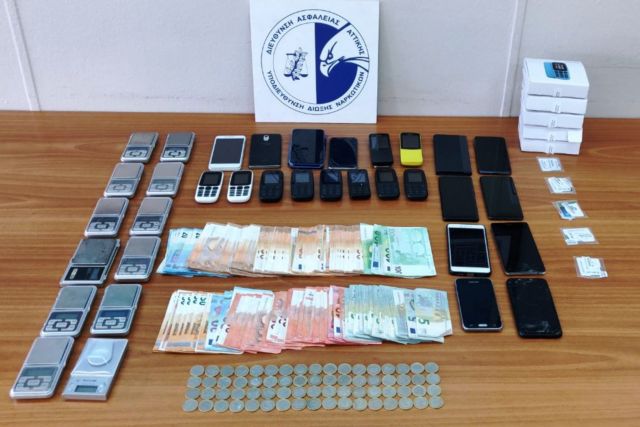 Μύκονος: Πέντε συλλήψεις αλλοδαπών για ναρκωτικά σε κατοικία