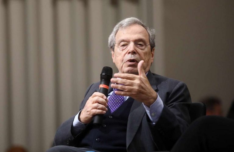 Αντιδράσεις Κουμουτσάκου στις δηλώσεις Ροζάκη περί «απομονωμένου Καστελόριζου»