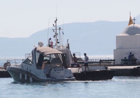 Χανιά: Οπλα, πυρομαχικά και λαθραία καπνικά προϊόντα εντοπίστηκαν σε ταχύπλοο