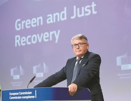 Νίκολας Σμιτ: «Η πανδημία μάς έδειξε τη σημασία της δίκαιης αμοιβής»