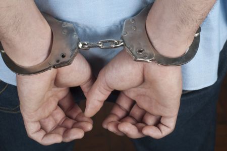 Συνελήφθη αστυνομικός: Είχε σκάψει έναν νομό ψάχνοντας λίρες