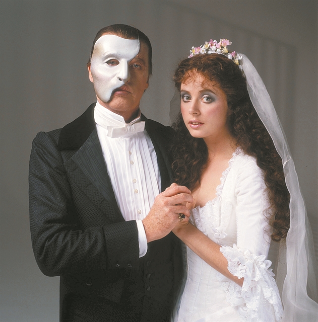 Ο Αντριου Λόιντ Γουέμπερ επιστρέφει με τη «Σταχτοπούτα»