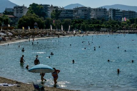Καιρός: Στους 28 βαθμούς η θερμοκρασία της θάλασσας στο Αιγαίο λόγω άπνοιας