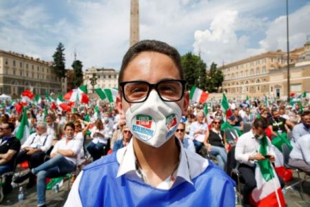 Ιταλία: Ακροδεξιοί διαδηλώνουν κατά της κυβέρνησης Κόντε