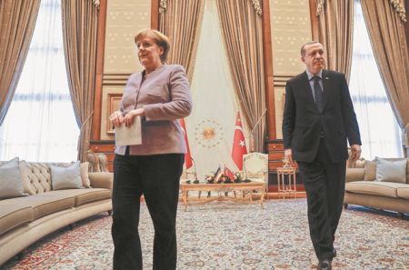 Διπλωματικός πυρετός για λύση στον τουρκικό γόρδιο δεσμό