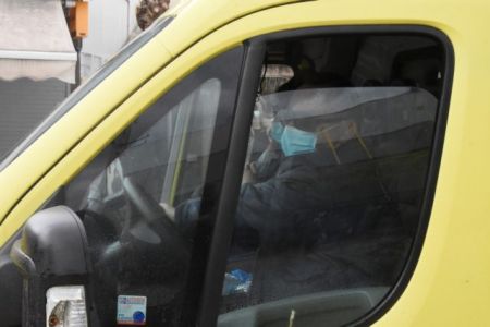 Κορωνοϊός: Θετική τουρίστιρα στην Κρήτη – Σε καραντίνα σε ξενοδοχείο