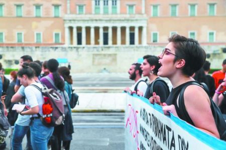 Το ν/σ για τις διαδηλώσεις ανεβάζει το πολιτικό θερμόμετρο – Θύελλα αντιδράσεων