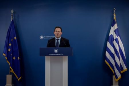 Πέτσας: O Τσίπρας ας εξηγήσει στον ελληνικό λαό τα όσα γίνονταν στο «μαγαζί»