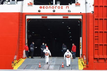 «Θεολόγος»: Κατέπλευσε στη Ραφήνα με 778 επιβάτες – Απαγορεύτηκε ο απόπλους του