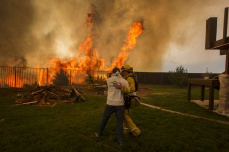 Πώς οι δασικές πυρκαγιές στις ΗΠΑ θα επηρεάσουν την πανδημία του κορωνοϊού
