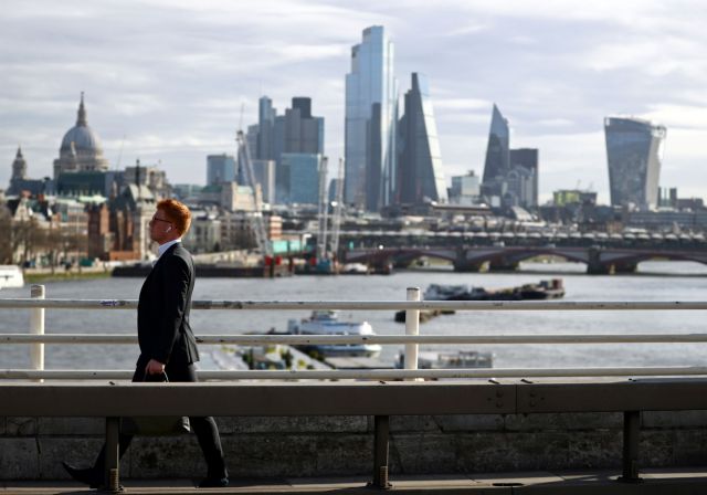 UBS: Ο κορωνοϊός αλλάζει τα πάντα στη ζωή των επενδυτών