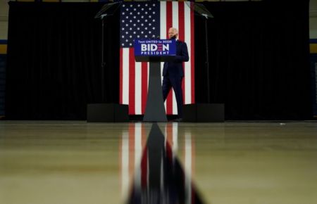 Μπάιντεν: Ξανά στον ΠΟΥ οι ΗΠΑ αν εκλεγώ πρόεδρος