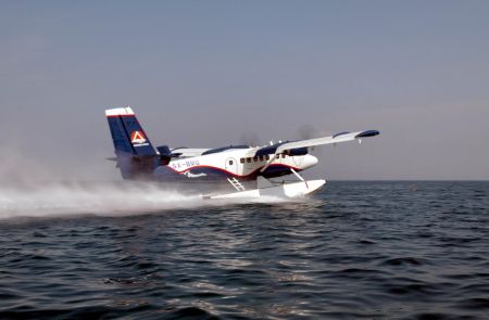 Στον διάδρομο απογείωσης τα υδροπλάνα στο λιμάνι της Πάτρας