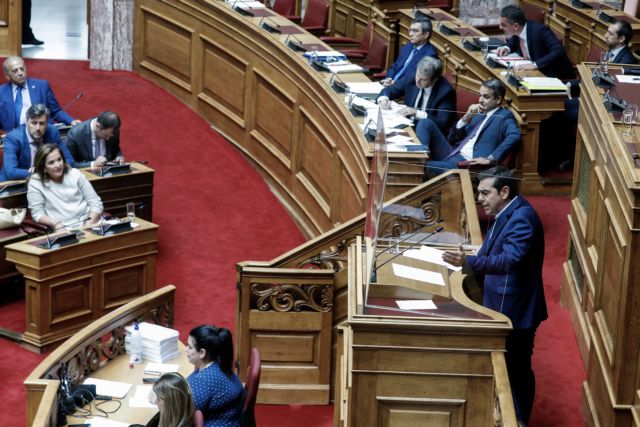 Μητσοτάκης – Τσίπρας: Το «ζύγι της Δημοκρατίας» και ο «διάλογος των κωφών»