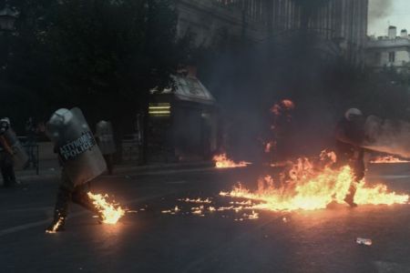 Το χρονικό των επεισοδίων στο Σύνταγμα