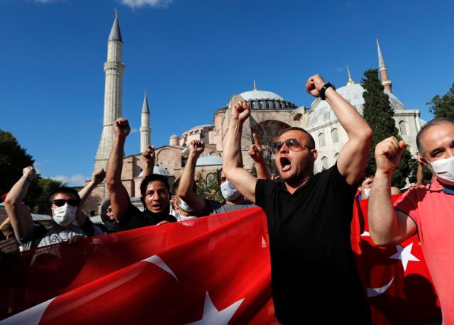 Αγία Σοφία: Αντεπίθεση ετοιμάζει η Αθήνα – Στο τραπέζι κυρώσεις κατά της Τουρκίας