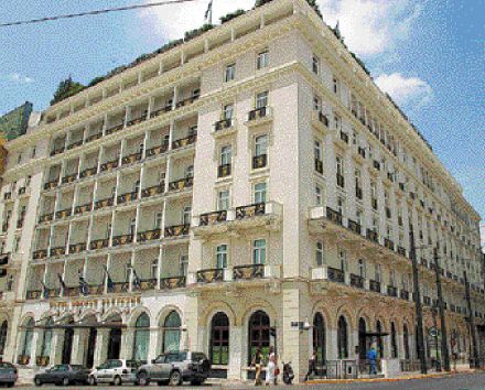 Με μειωμένο προσωπικό και ελάχιστες κρατήσεις ανοίγει αύριο το «Μεγάλη Βρετανία»