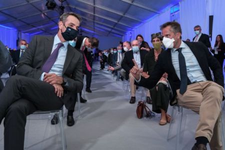 Μητσοτάκης από ΕΛΒΑΛ: Η ελληνική βιομηχανία είναι εδώ